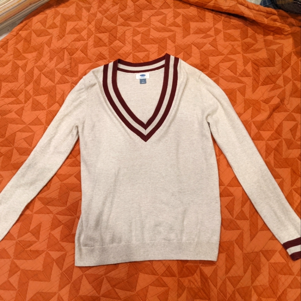 Old navy v neck sweater
